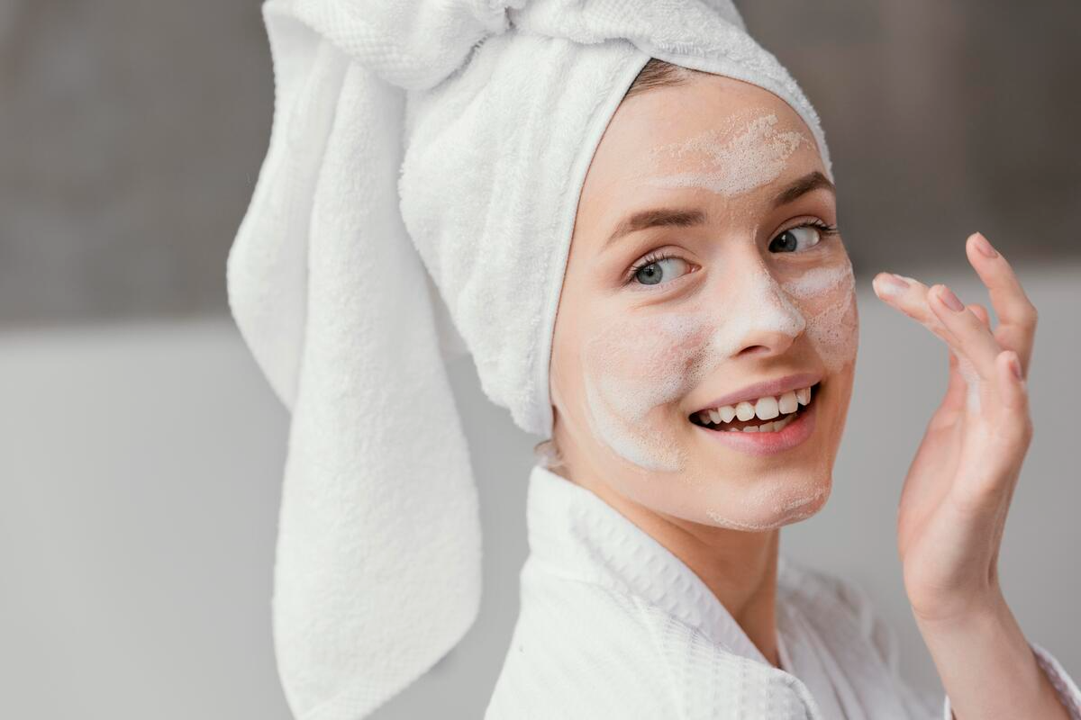 Rekomendasi Facial wash kulit kering